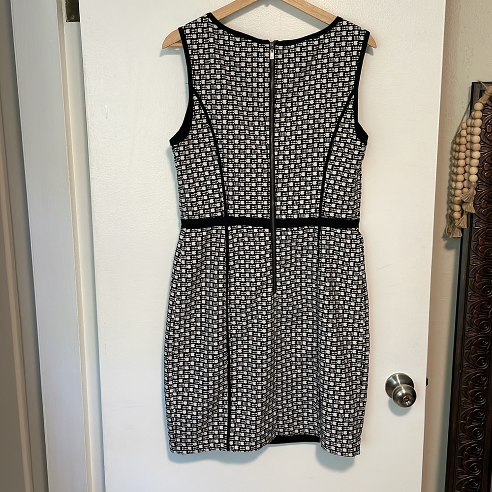 EUC Laundry Shelli Segal Dress. SZ 10 - Picture 4 of 8